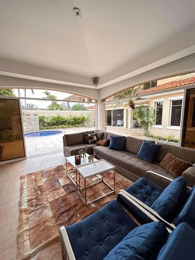 Casa Entera En Samborondon Guayaquil Tennis Club Tatil Evi